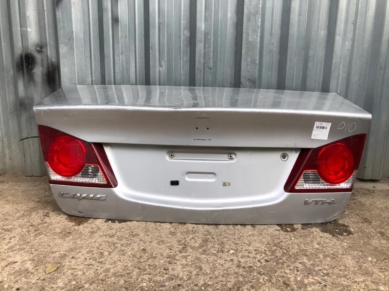 Крышка багажника Honda Civic 8 2006-2008 68500SNBG00ZZ FD1 4D