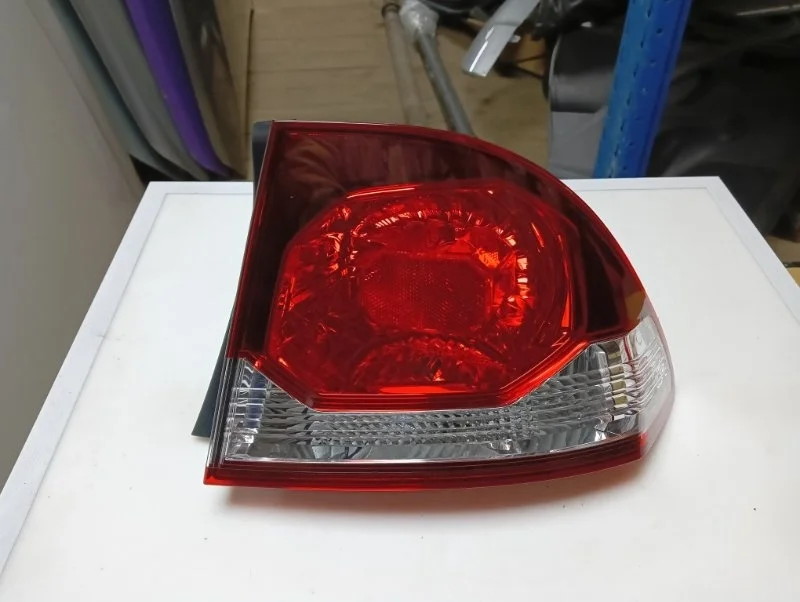 Фонарь Honda Civic 8 2009-2011 33501SNBG51 4D, правый