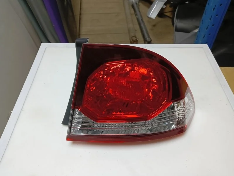 Фонарь Honda Civic 8 2009-2011 33501SNBG51 4D, правый