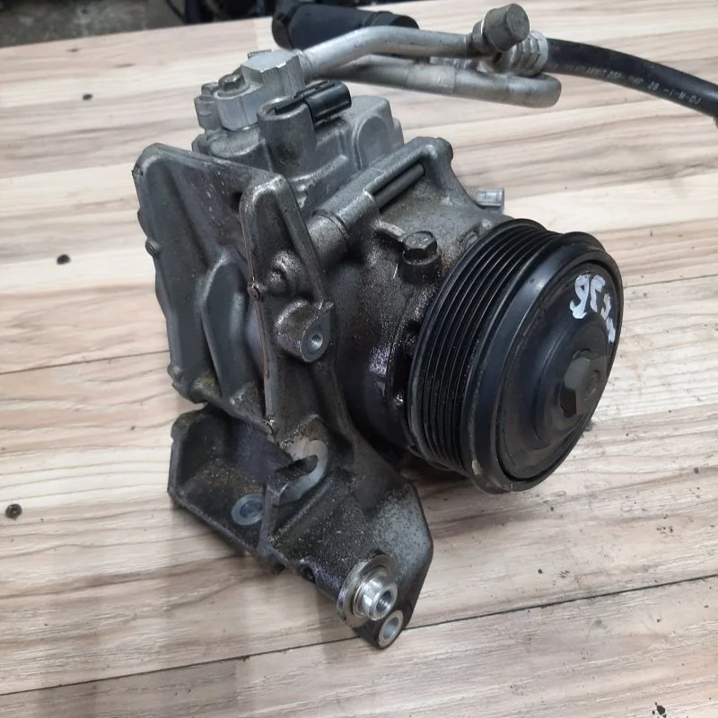 Компрессор кондиционера Subaru Legacy 2007-2014 73111XA010 EZ36