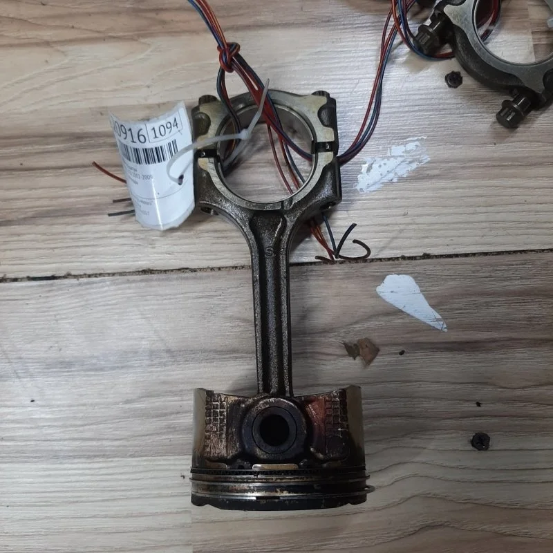 Поршень шатун Mazda 3 2002-2009 FS0111210B Z6