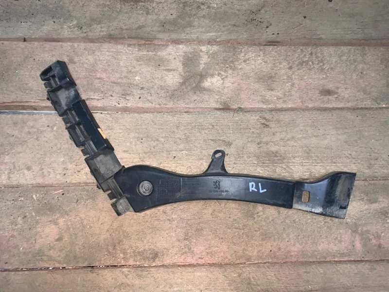 Кронштейн бампера Peugeot 3008 2010-2017 9683045680, задний левый