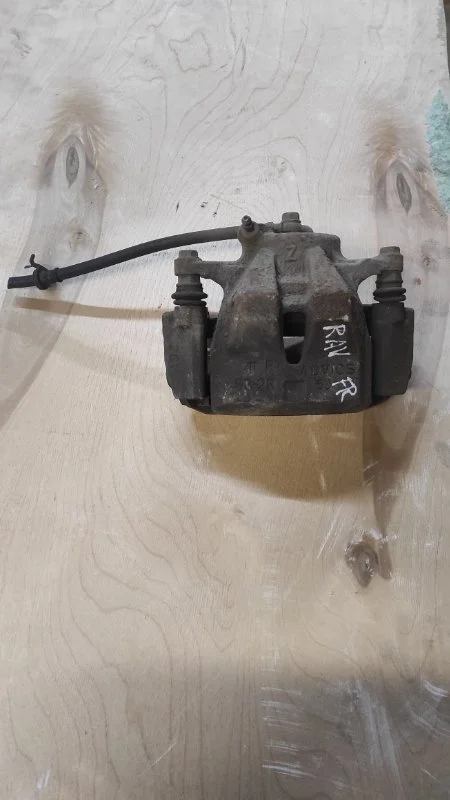 Суппорт тормозной Toyota RAV4 2006-2012 5202942070 30, передний