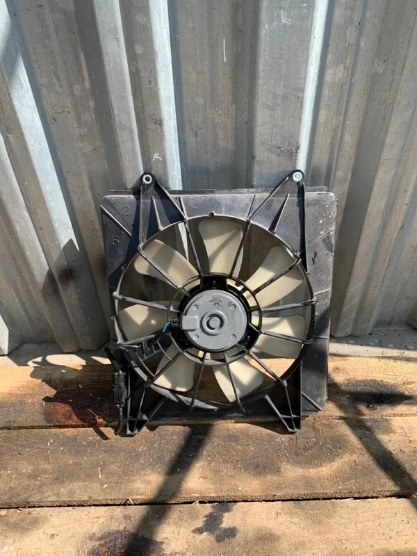 Диффузор вентилятора кондиционера Honda Accord 8 2008-2012 38615R40A01