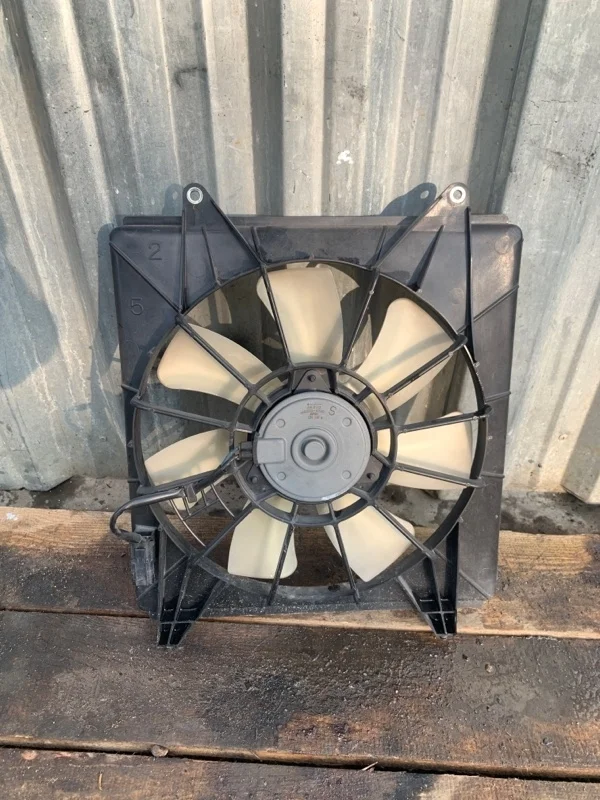 Диффузор вентилятора кондиционера Honda Accord 8 2008-2012 38615R40A01