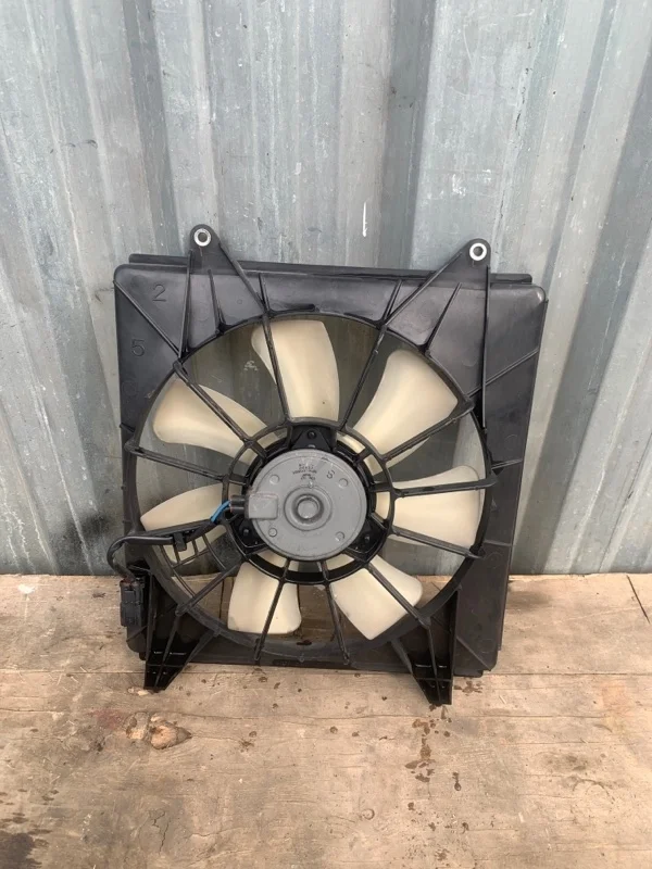 Диффузор вентилятора кондиционера Honda Accord 8 2008-2012 38615R40A01