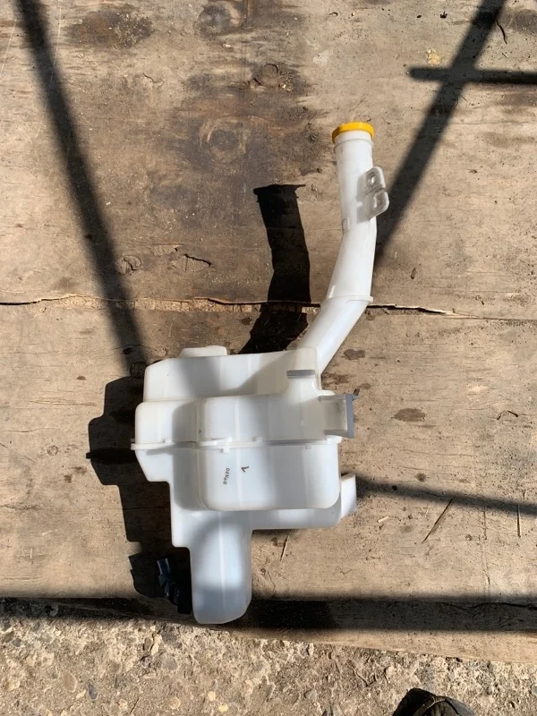 Бачок омывателя Mazda CX-7 2006-2012 EG2267481E