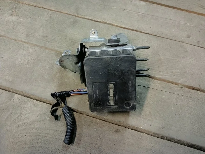 Блок управления Абс Peugeot 4007 2007-2012 4670A340