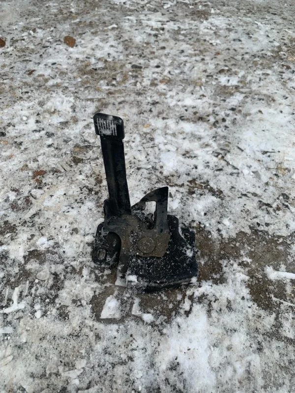 Замок капота Honda Civic 8 2006-2011 74120SNBE11 4D