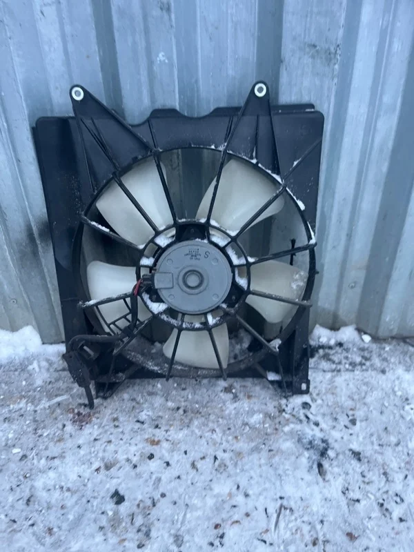 Диффузор вентилятора в сборе Honda Accord 8 2008-2012 19015RL5A01