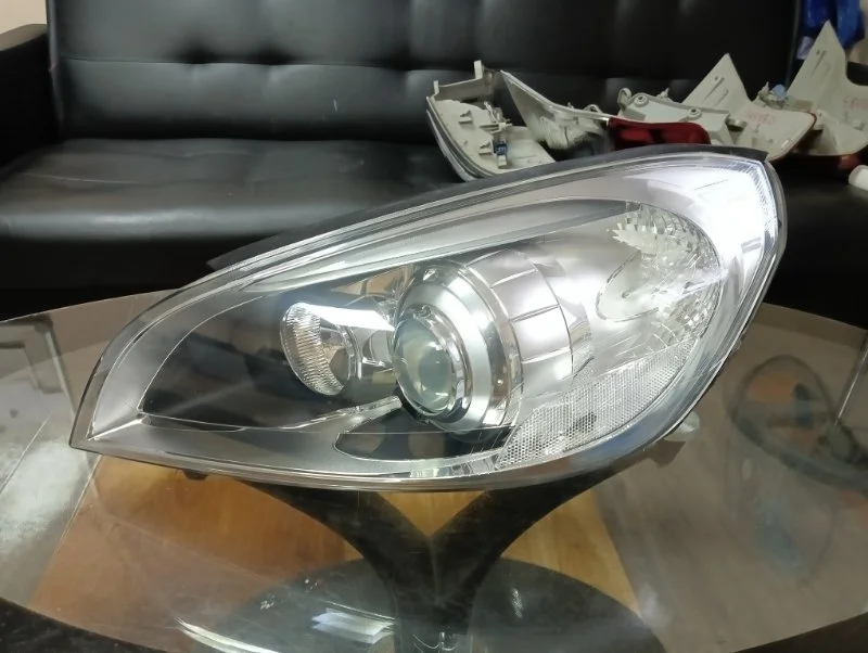 Фара ксенон Volvo S60 2010-2013 31299992, левая