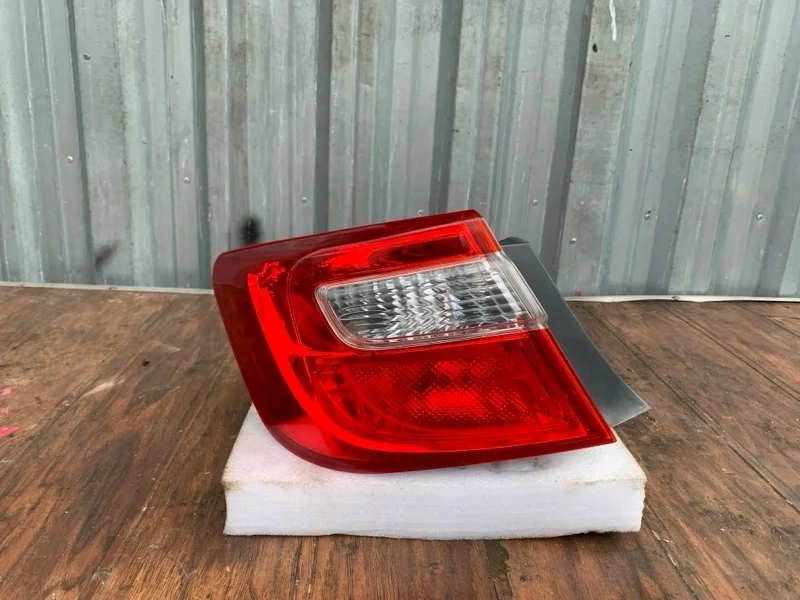 Фонарь Toyota Camry 2011-2014 8156133550 50, левый