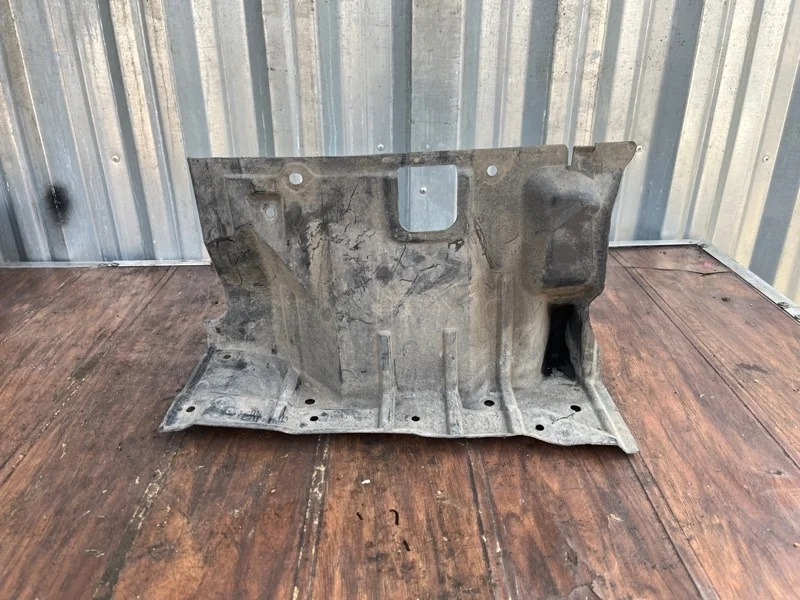 Пыльник двигателя Mitsubishi Outlander 3 2012-2021 5370A644, правый