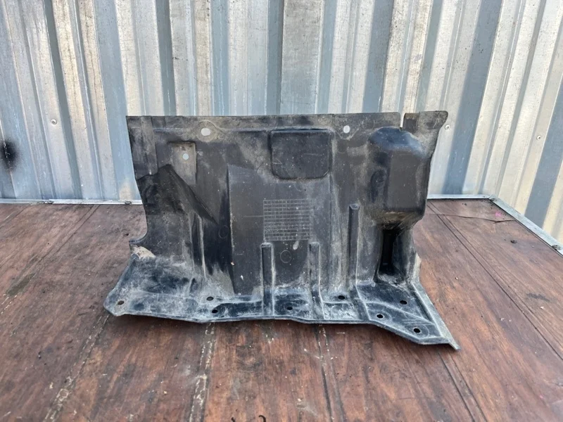 Пыльник двигателя Mitsubishi Outlander 3 2012-2021 5370A644, правый