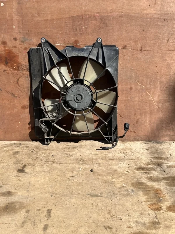 Диффузор вентилятора в сборе Honda Accord 8 2008-2012 19015RL5A01