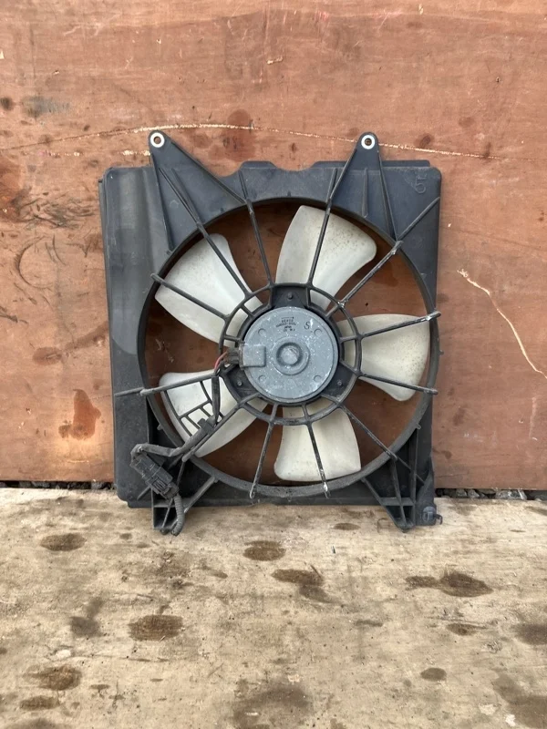 Диффузор вентилятора в сборе Honda Accord 8 2008-2012 19015RL5A01