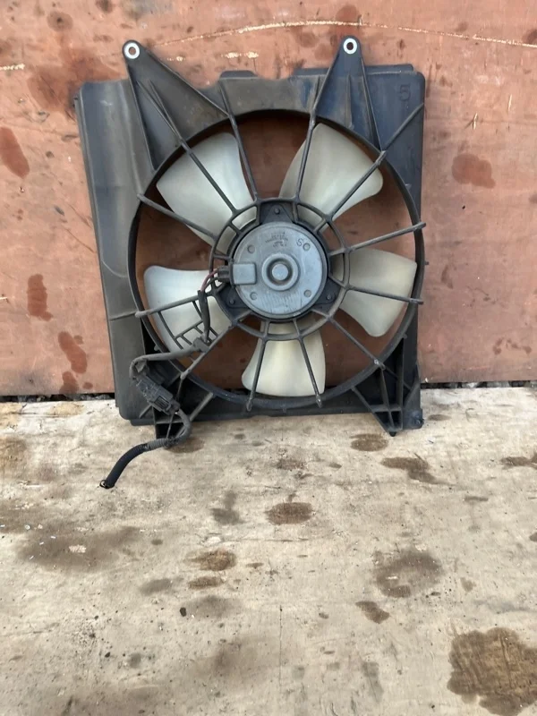 Диффузор вентилятора в сборе Honda Accord 8 2008-2012 19015RL5A01