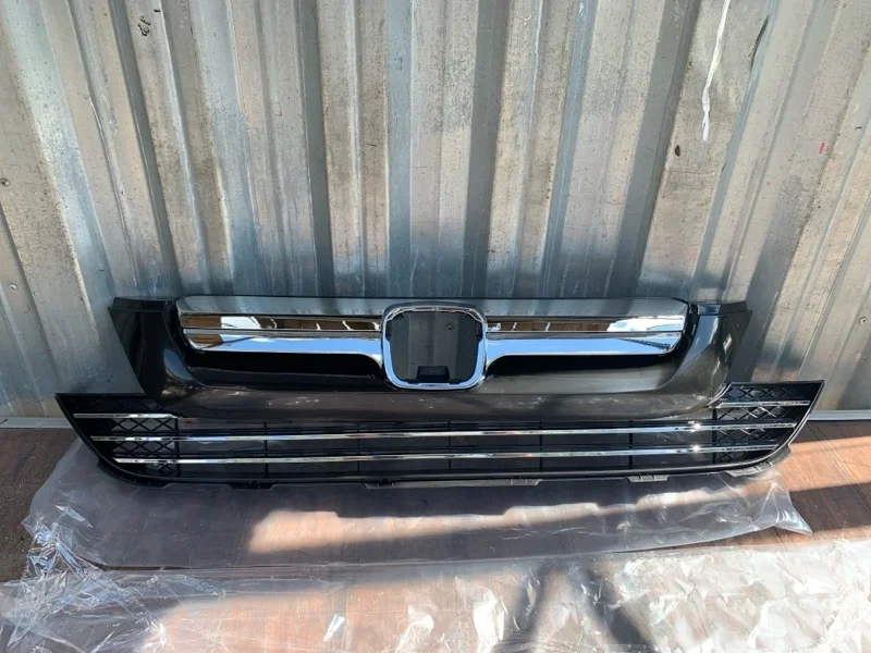 Решетка радиатора Honda CR-V 3 2007-2009 71128SWWG01ZL, передняя
