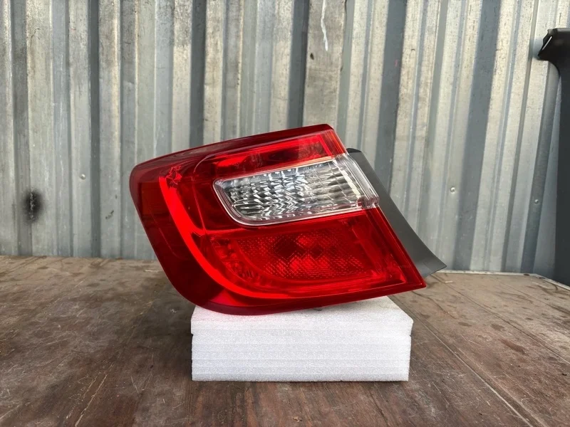 Фонарь Toyota Camry 2011-2014 8156133550 50, левый