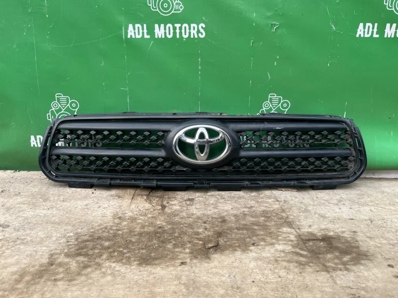 Решетка радиатора Toyota RAV4 2006-2009 5310142150 30, передняя