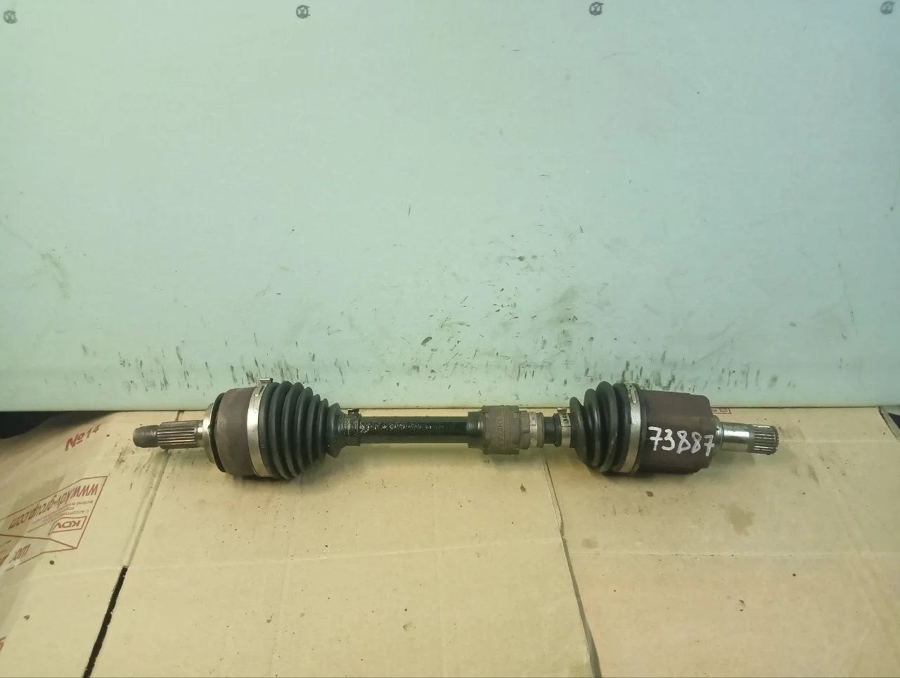 Привод Honda Civic 8 2006-2011 44306SNAN00 R18A1, передний левый