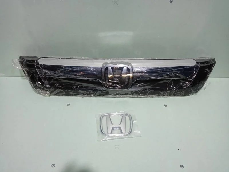 Решетка радиатора Honda CR-V 3 2007-2009 71128SWWG01ZL, передняя