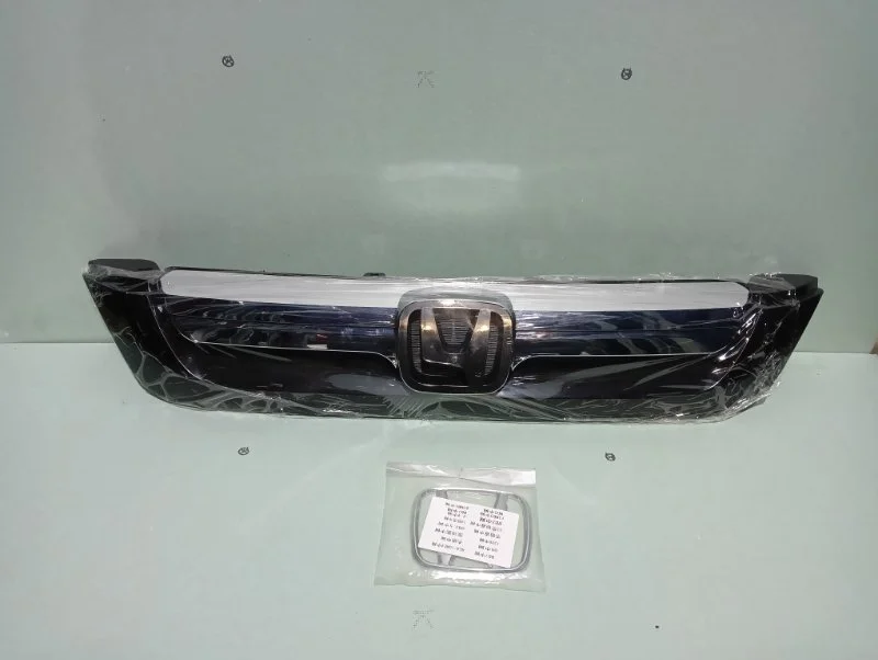 Решетка радиатора Honda CR-V 3 2007-2009 71128SWWG01ZL, передняя