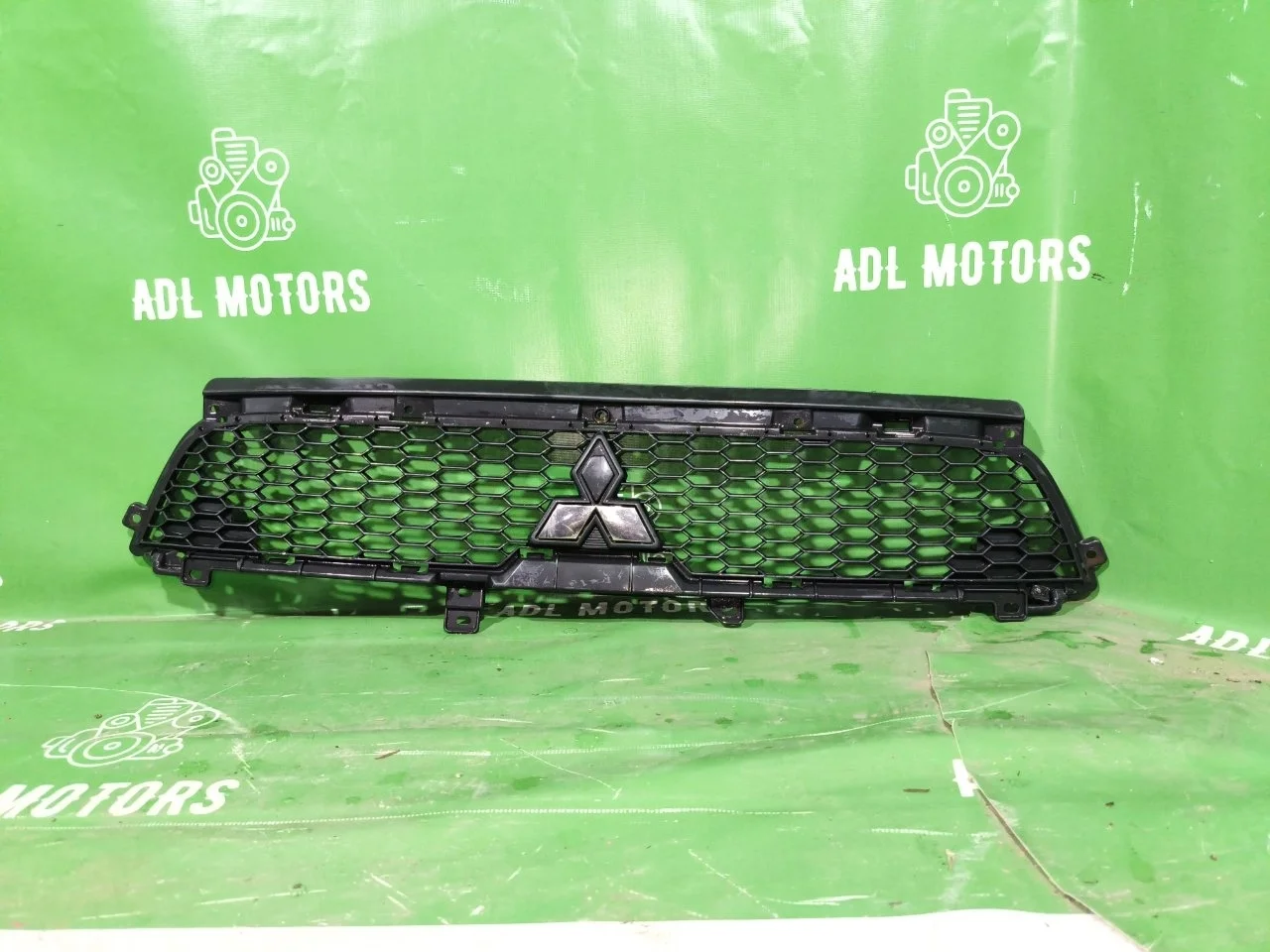 Решетка радиатора Mitsubishi ASX 2010-2020 6402A198, передняя