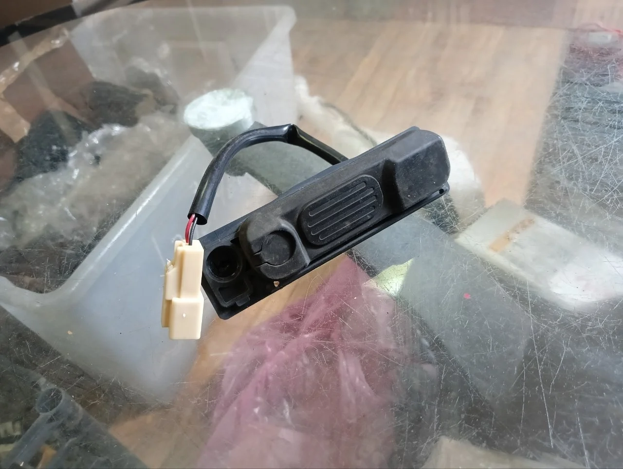 Кнопка открытия багажника Mitsubishi ASX 2010-2020 5810A047