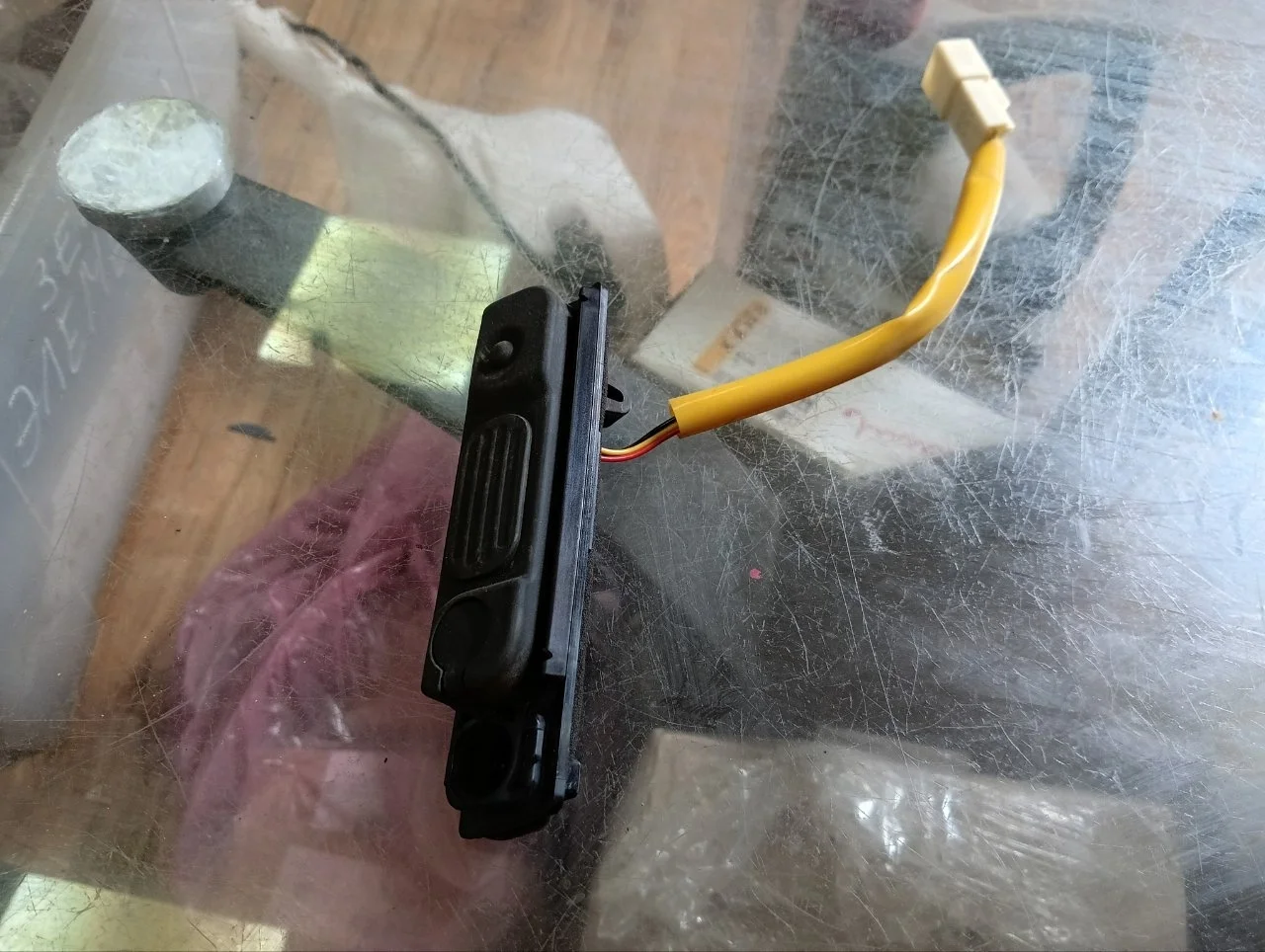 Кнопка открытия багажника Mitsubishi ASX 2010-2020 5810A047