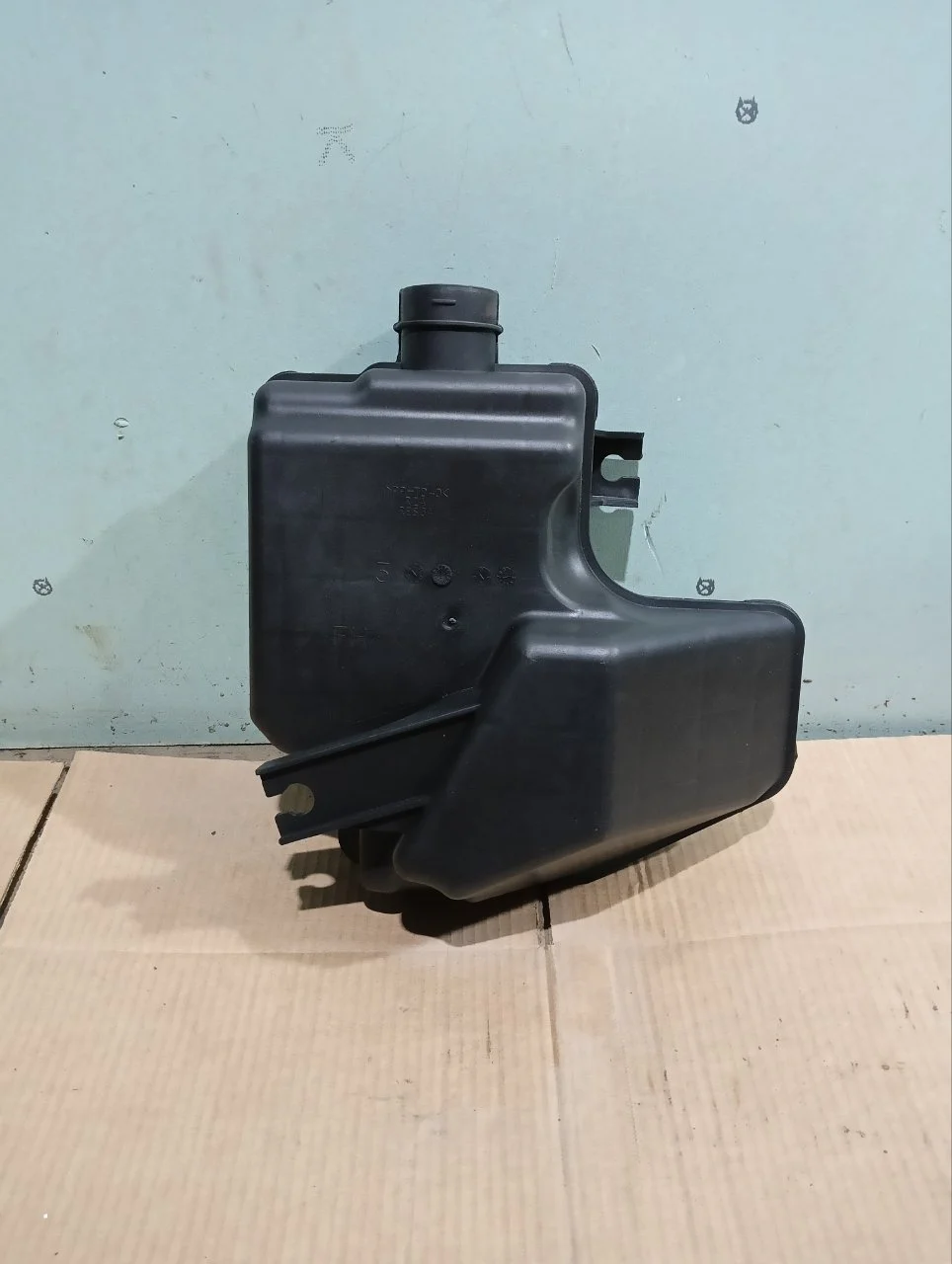 Резонатор воздушного фильтра Honda CR-V 3 2007-2012 17230RZA000