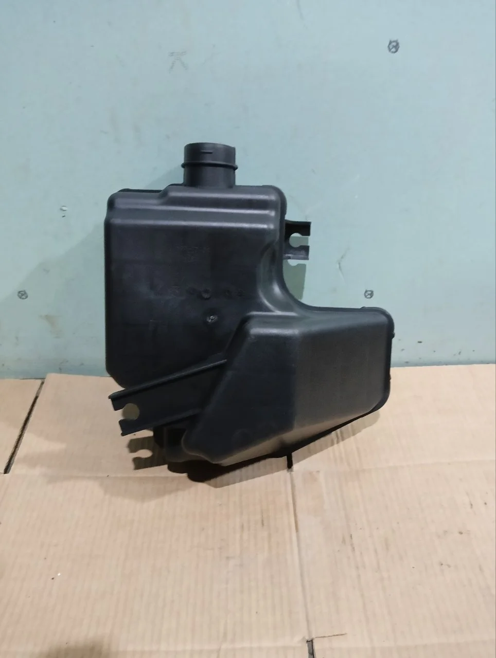 Резонатор воздушного фильтра Honda CR-V 3 2007-2012 17230RZA000