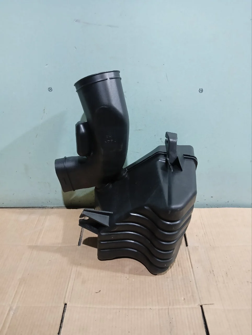 Резонатор воздушного фильтра Honda Accord 8 2008-2012 17230RL6E00