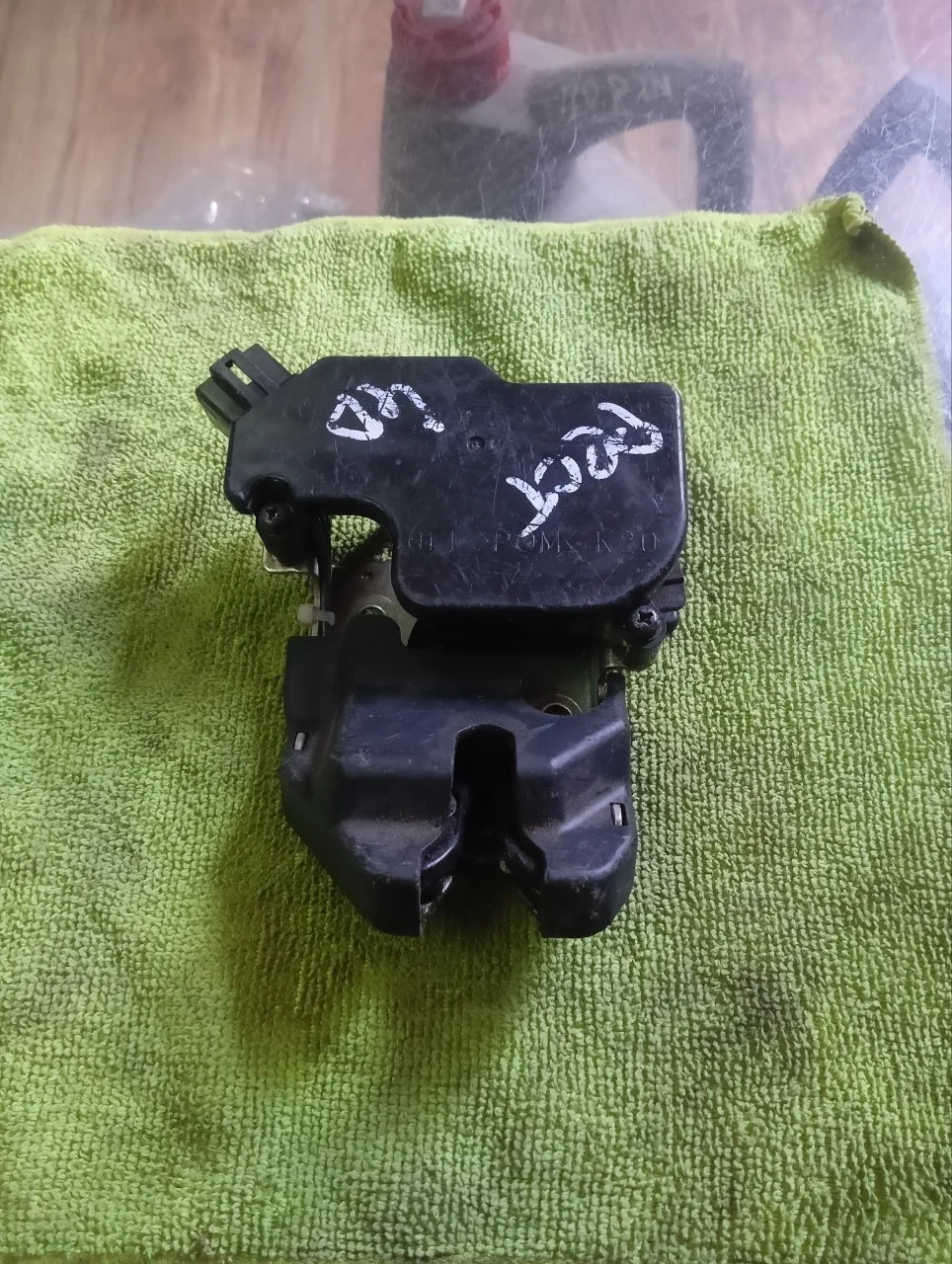 Замок багажника Honda Civic 8 2009-2011 74851SNAG01 4D