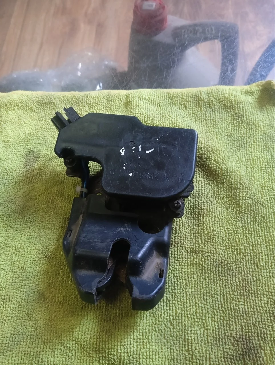 Замок багажника Honda Civic 8 2009-2011 74851SNAG01 4D