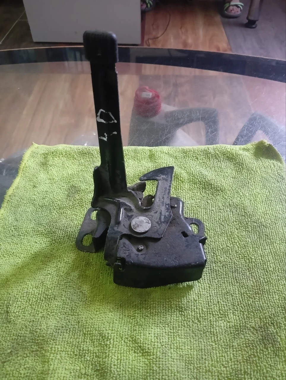 Замок капота Honda Civic 8 2006-2011 74120SNBE11 4D