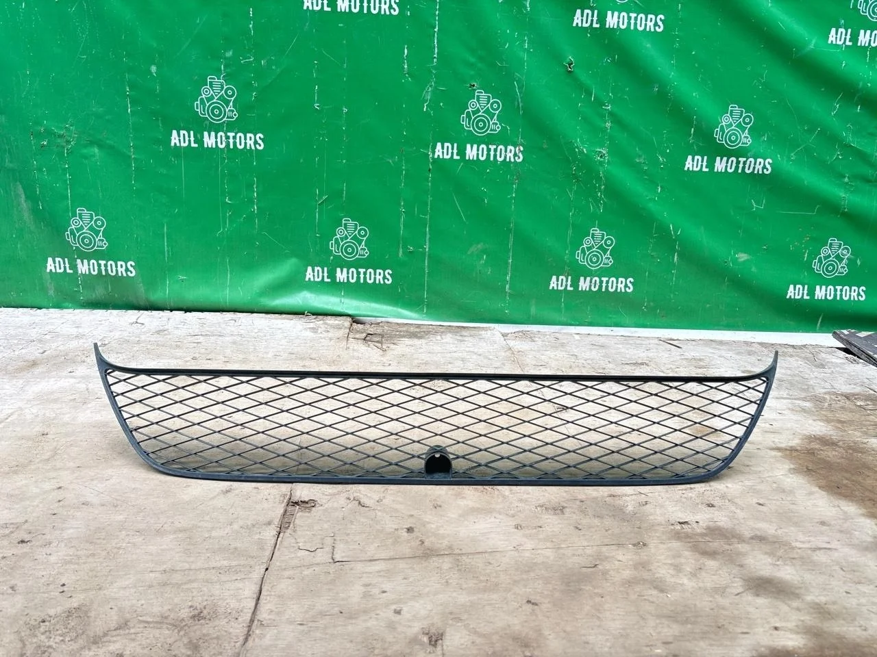 Решетка бампера Mitsubishi Outlander XL 2007-2009 6402A037, передняя