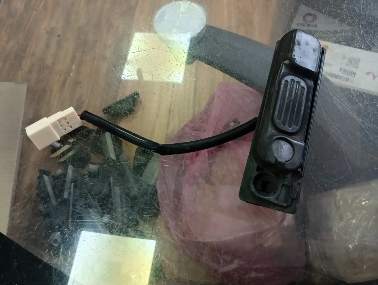 Кнопка открытия багажника Mitsubishi ASX 2010-2020 5810A047