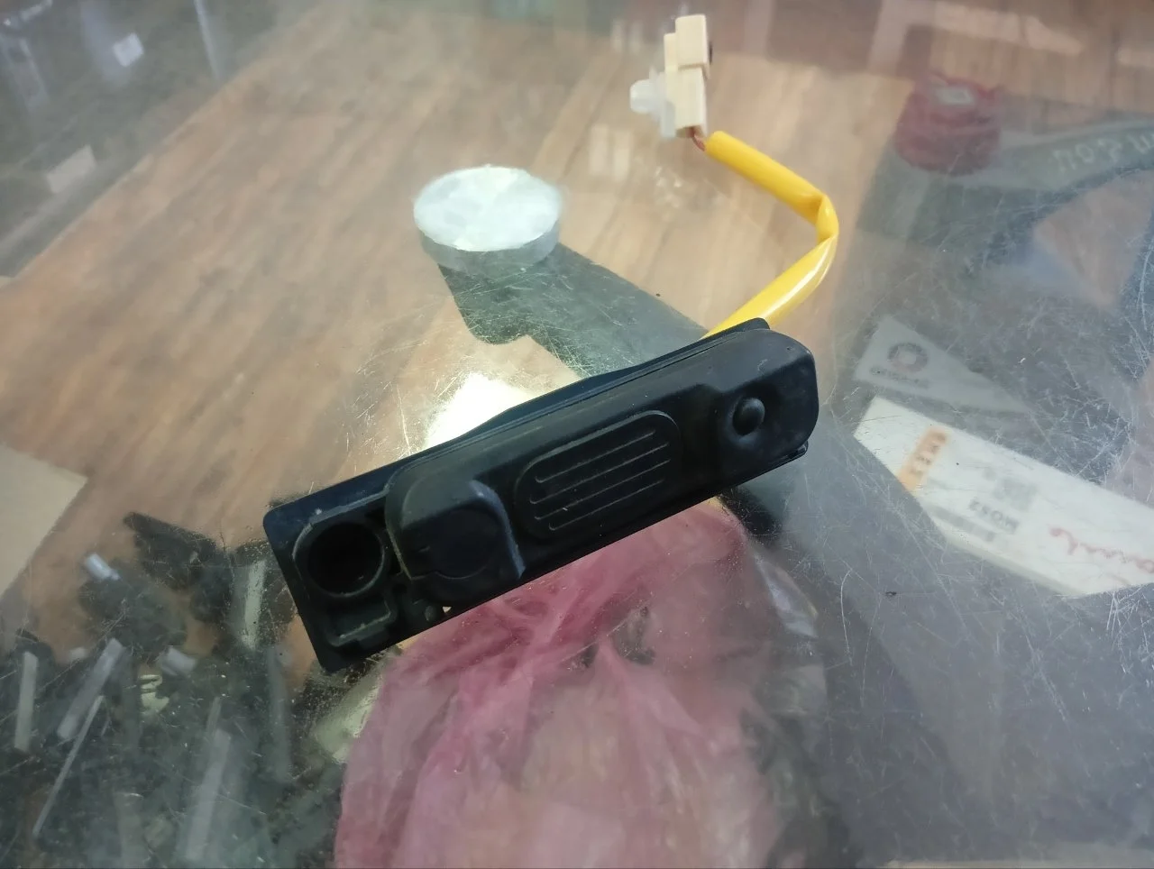 Кнопка открытия багажника Mitsubishi ASX 2010-2020 5810A047