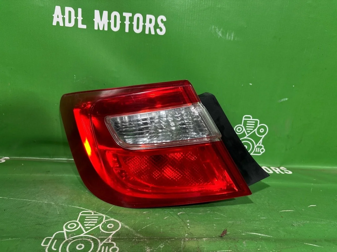 Фонарь Toyota Camry 2011-2014 8156133550 50, левый