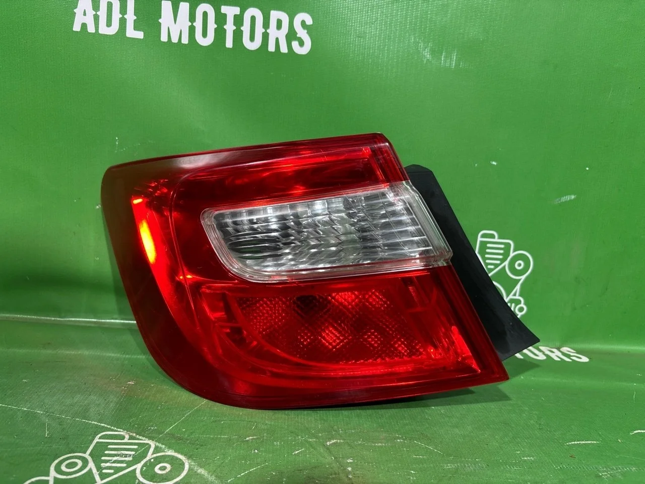 Фонарь Toyota Camry 2011-2014 8156133550 50, левый