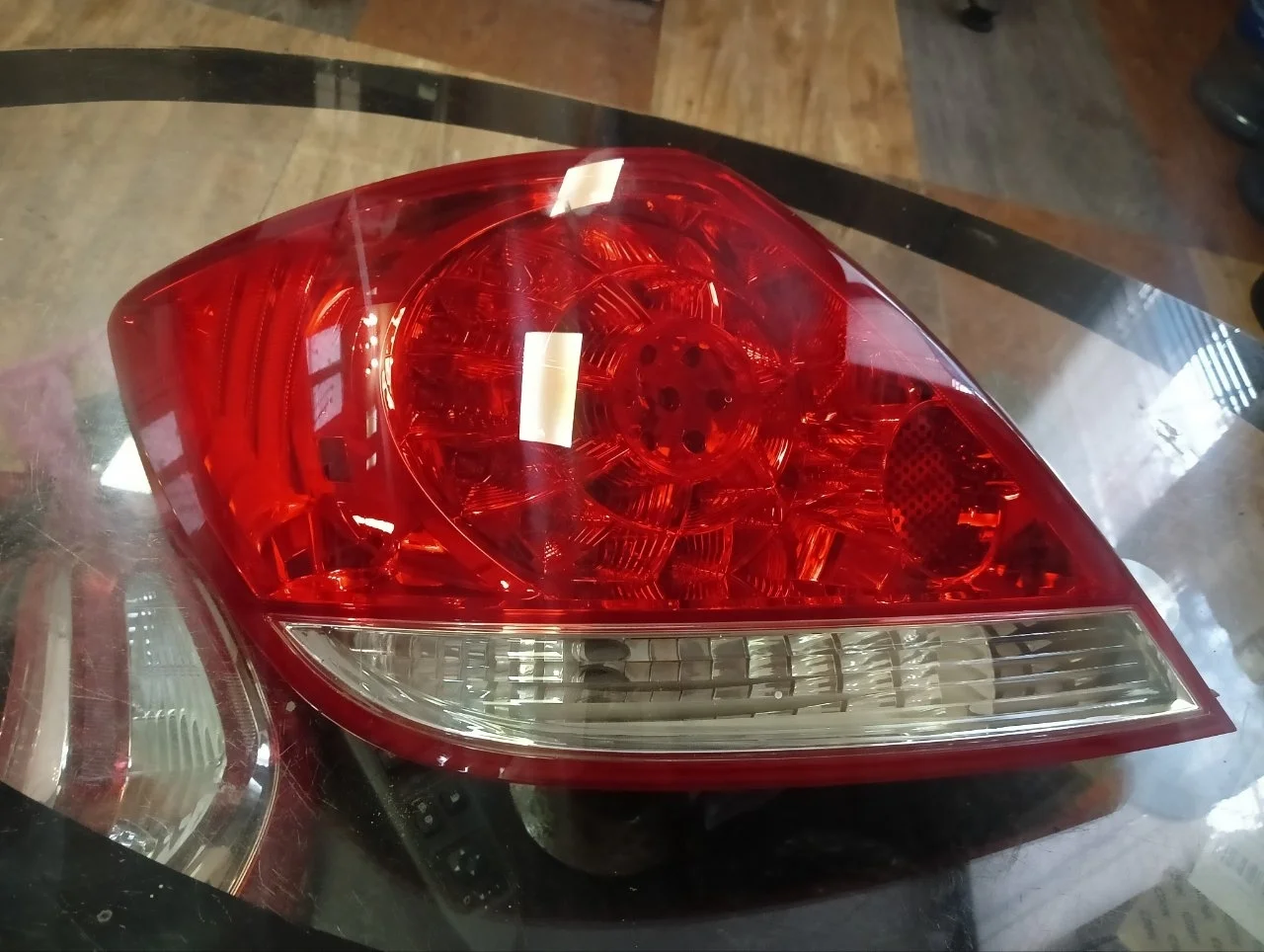 Фонарь Honda Legend 2004-2008 33551SJA003 KB1, задний левый