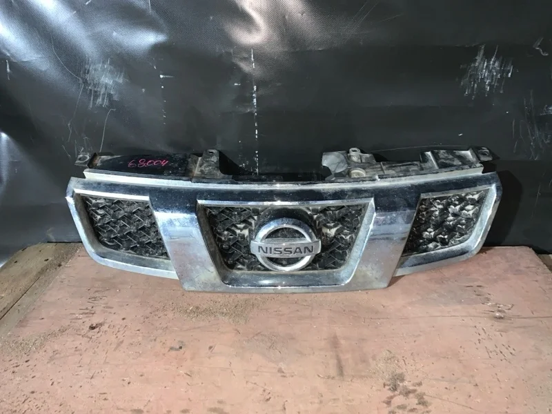 Решетка радиатора Nissan X-Trail 2007-2015 623103UP5A T31, передняя