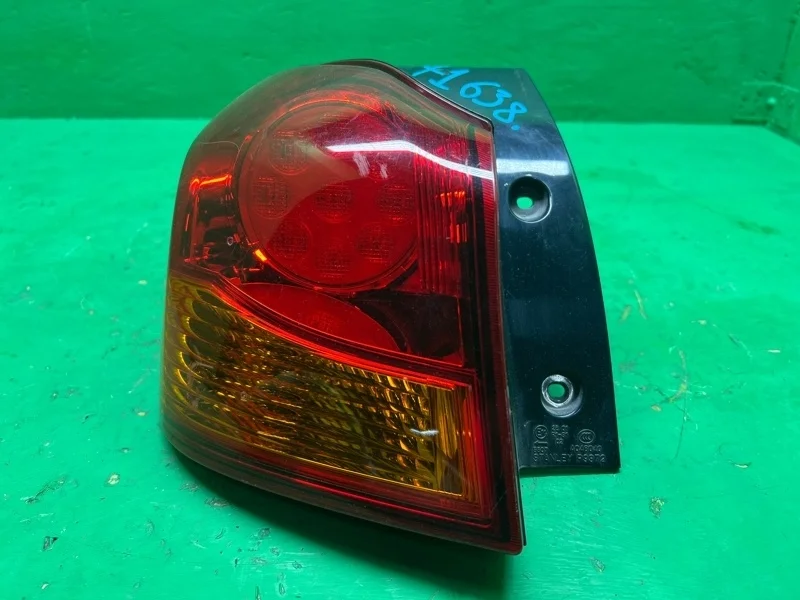 Фонарь Mitsubishi ASX 2010-2020 8330A879, левый