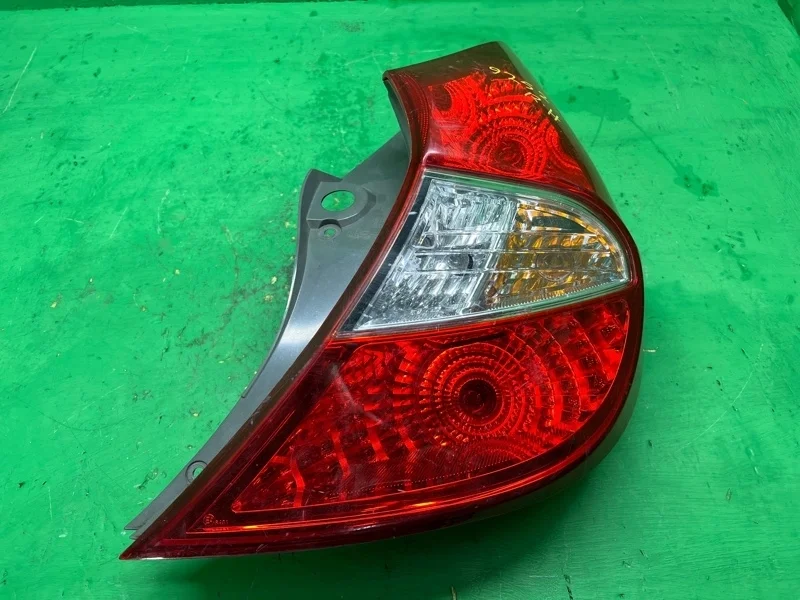 Фонарь Hyundai Solaris 2010-2017 924021R220, правый
