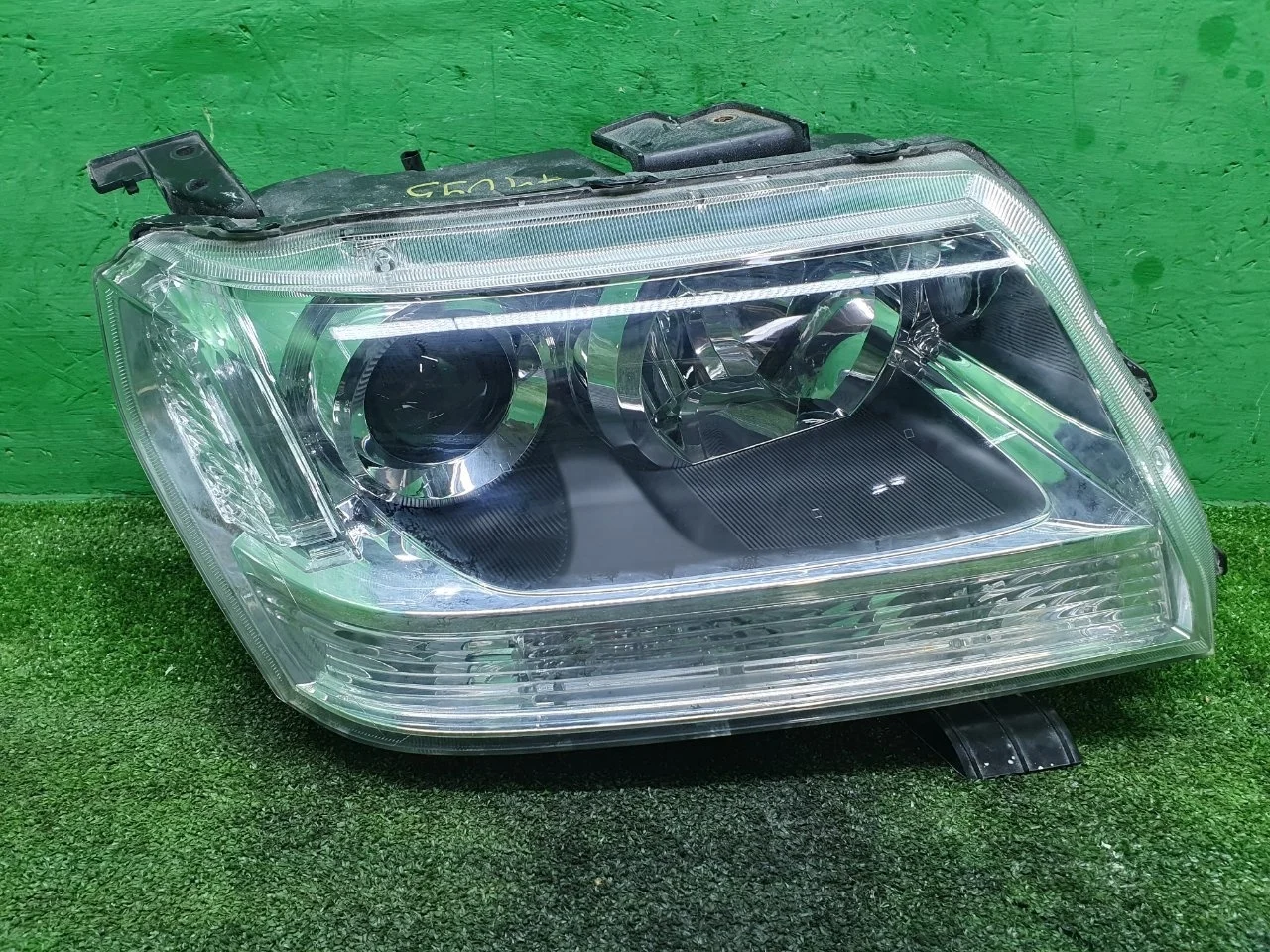 Фара ксенон Suzuki Grand Vitara 2006-2015 3532065JC0, правая