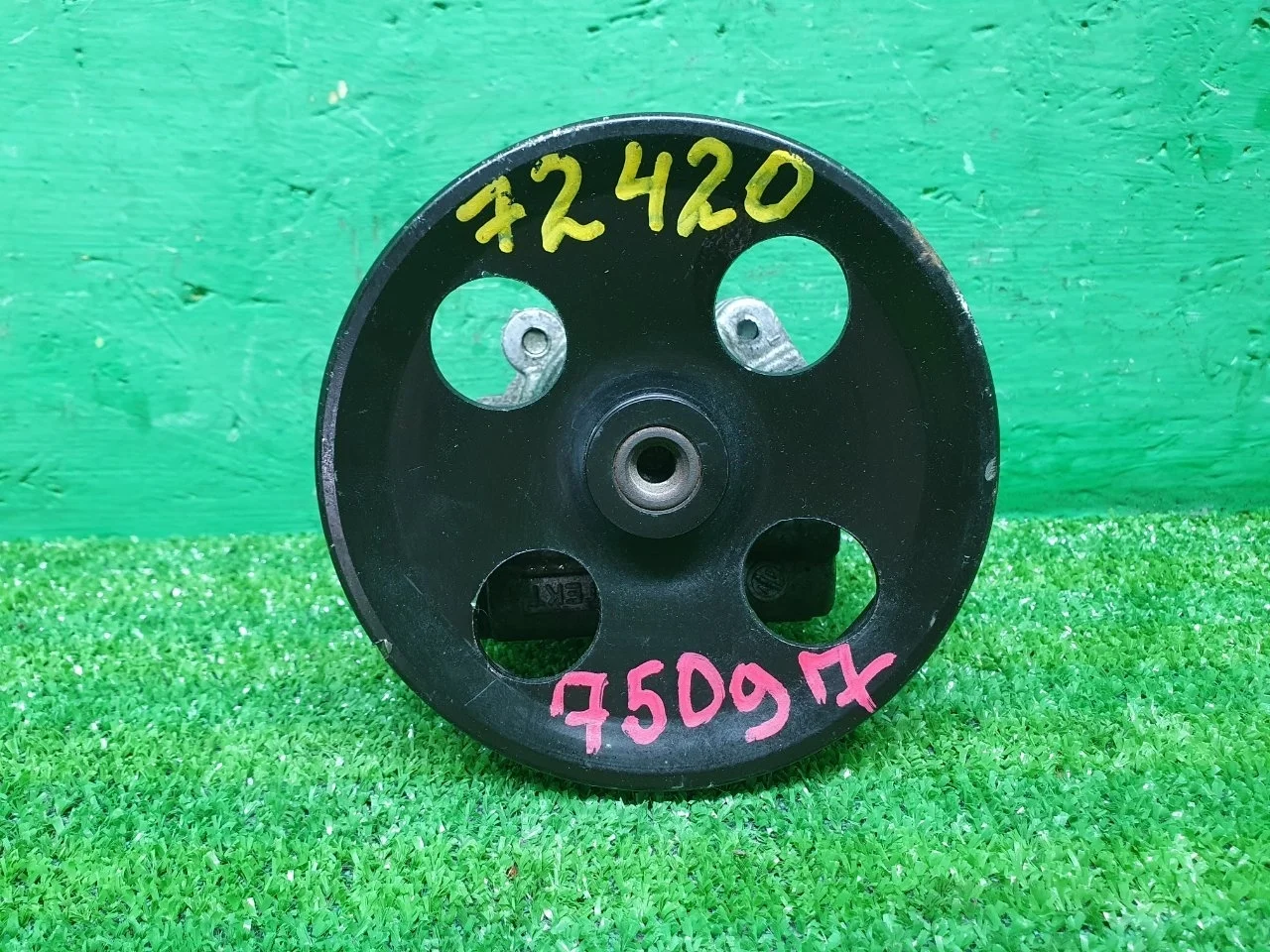 Насос Гур Chevrolet Captiva 2011-2015 95048324 LE9 LE5