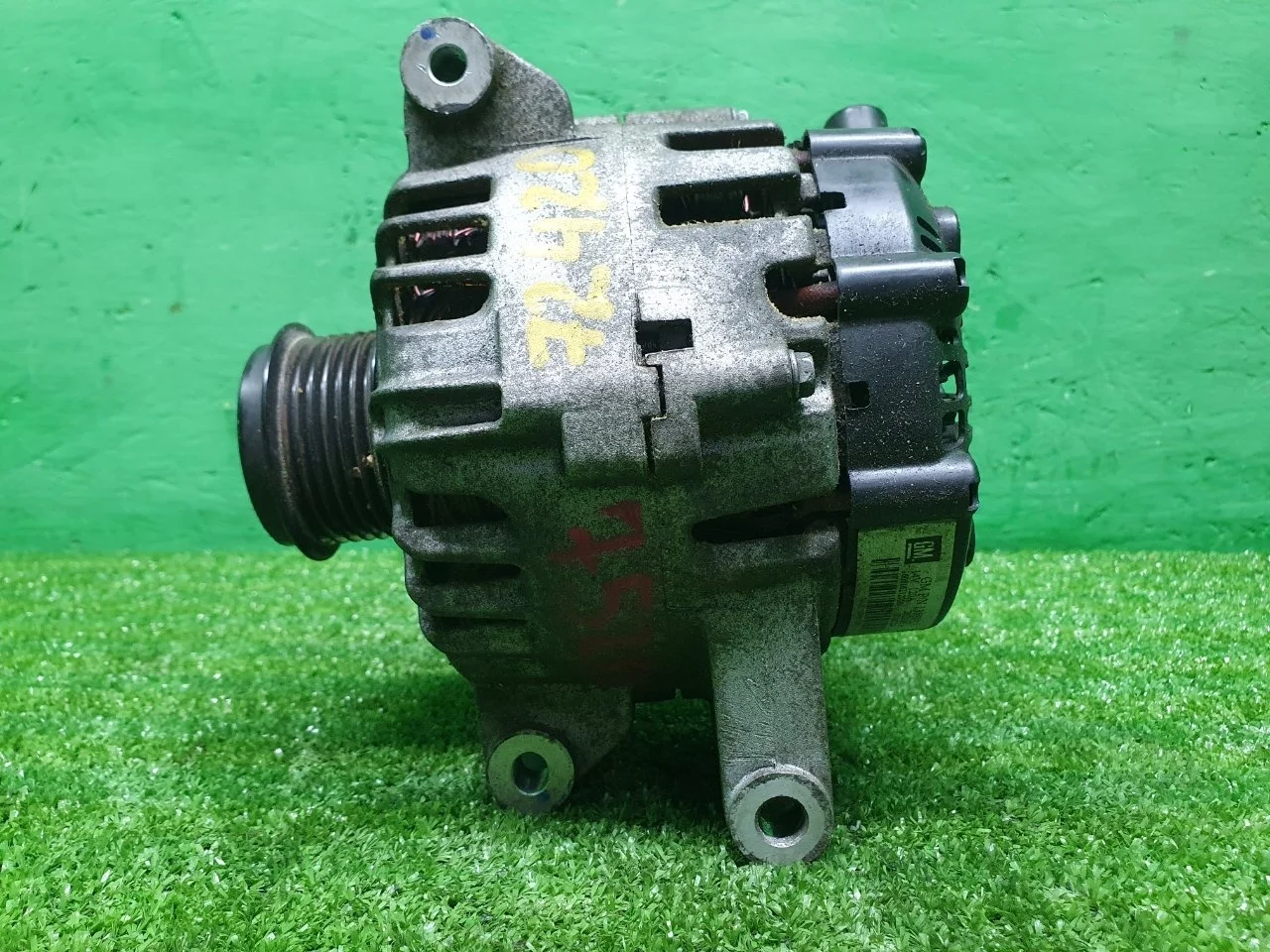 Генератор Chevrolet Captiva 2011-2015 13588324 LE5