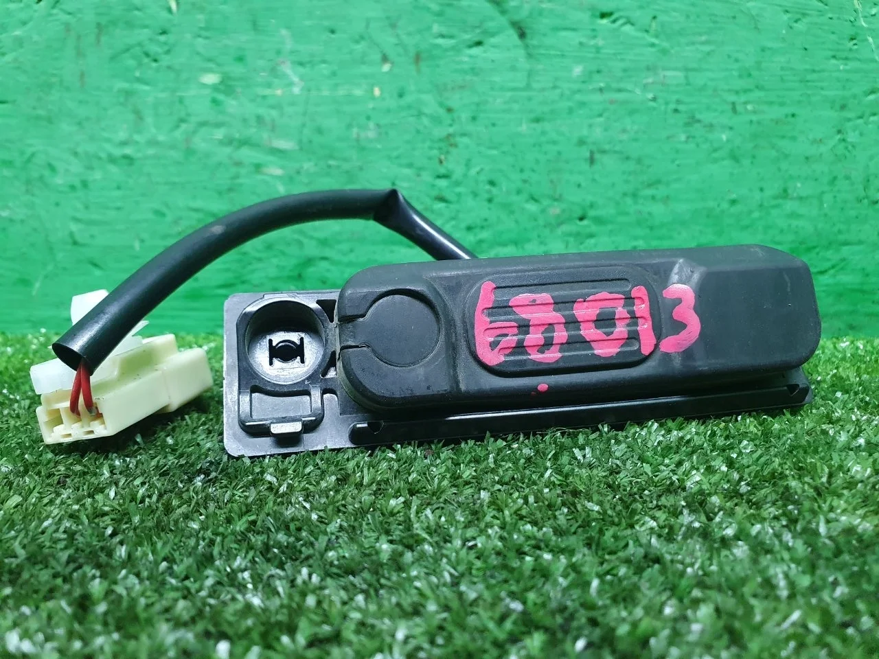 Кнопка открытия багажника Mitsubishi ASX 2020-2024 5810A089