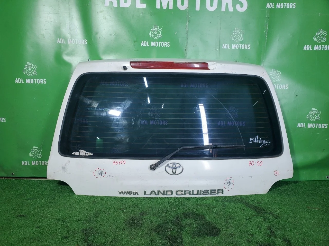 Крышка багажника Toyota Land Cruiser 1998-2007 6700560830 100